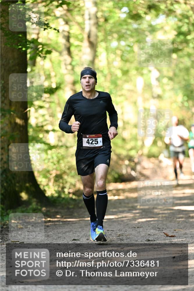 06.10.2024 - Bramfelder Halbmarathon 2024 Dr. Thomas Lammeyer http://msf.ph/oto/7336481 06.10.2024 10:14:17 Laufen 425 meine-sportfotos.de