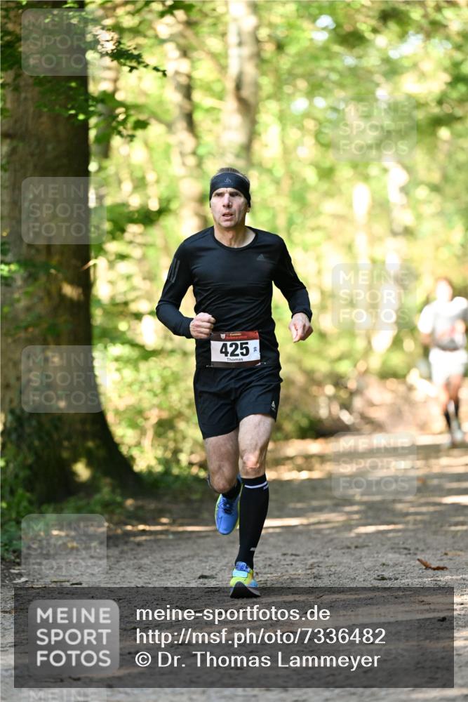 06.10.2024 - Bramfelder Halbmarathon 2024 Dr. Thomas Lammeyer http://msf.ph/oto/7336482 06.10.2024 10:14:17 Laufen 425 meine-sportfotos.de