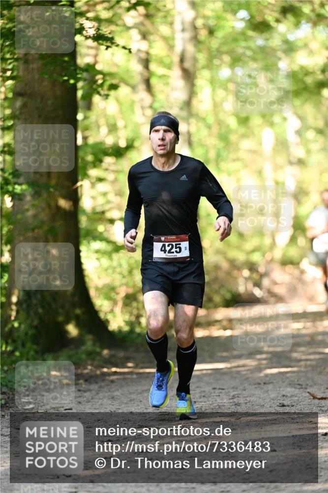 06.10.2024 - Bramfelder Halbmarathon 2024 Dr. Thomas Lammeyer http://msf.ph/oto/7336483 06.10.2024 10:14:17 Laufen 425 meine-sportfotos.de