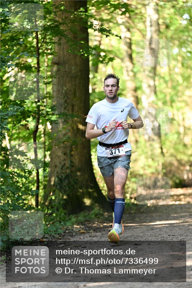 06.10.2024 - Bramfelder Halbmarathon 2024 Dr. Thomas Lammeyer http://msf.ph/oto/7336499 06.10.2024 10:14:24 Laufen 371 meine-sportfotos.de