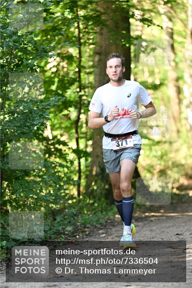 06.10.2024 - Bramfelder Halbmarathon 2024 Dr. Thomas Lammeyer http://msf.ph/oto/7336504 06.10.2024 10:14:24 Laufen 371 meine-sportfotos.de