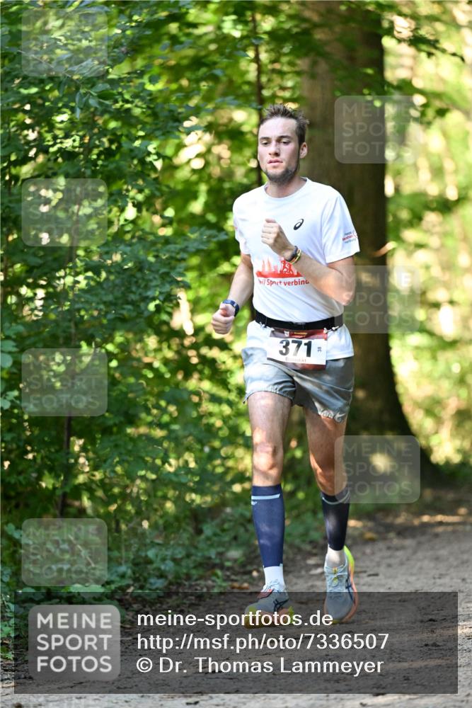 06.10.2024 - Bramfelder Halbmarathon 2024 Dr. Thomas Lammeyer http://msf.ph/oto/7336507 06.10.2024 10:14:25 Laufen 371 meine-sportfotos.de