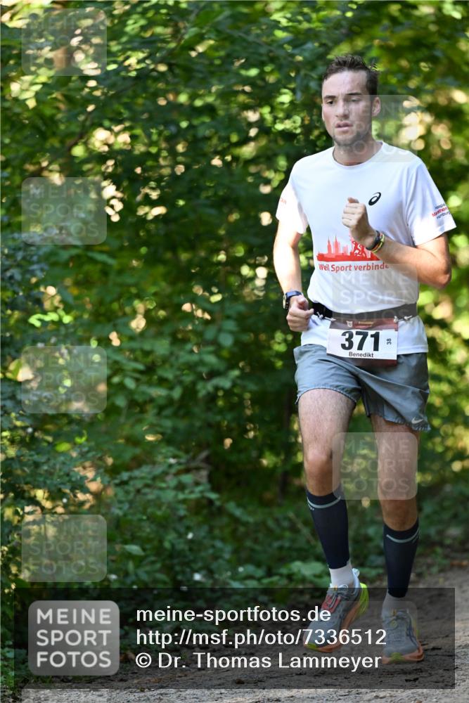 06.10.2024 - Bramfelder Halbmarathon 2024 Dr. Thomas Lammeyer http://msf.ph/oto/7336512 06.10.2024 10:14:25 Laufen 371 meine-sportfotos.de
