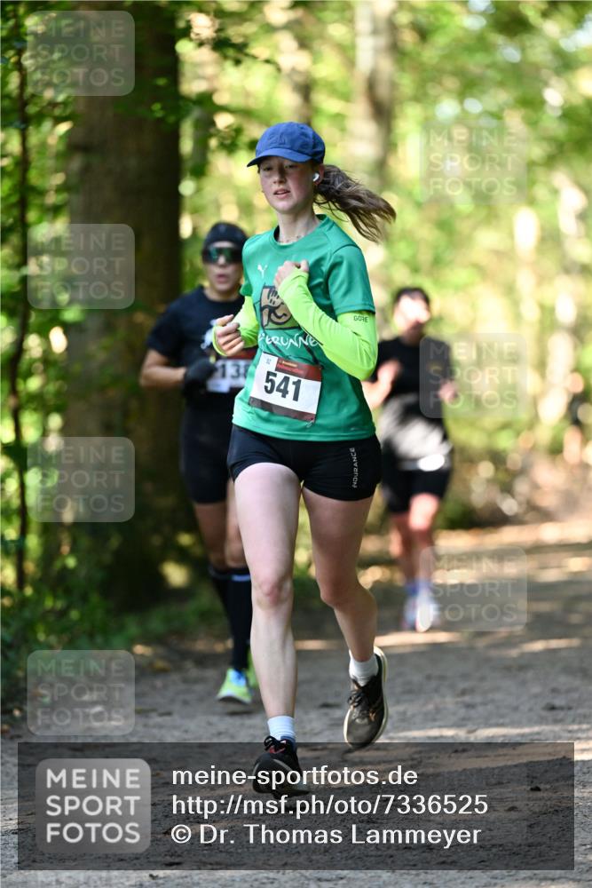 06.10.2024 - Bramfelder Halbmarathon 2024 Dr. Thomas Lammeyer http://msf.ph/oto/7336525 06.10.2024 10:14:30 Laufen 92, 13, 541 meine-sportfotos.de