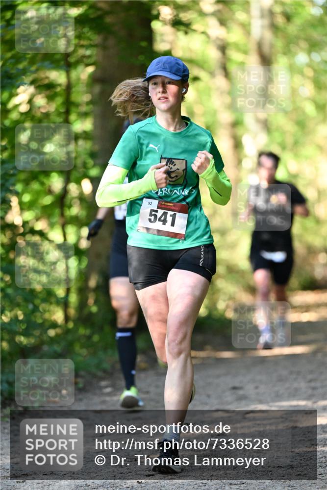 06.10.2024 - Bramfelder Halbmarathon 2024 Dr. Thomas Lammeyer http://msf.ph/oto/7336528 06.10.2024 10:14:30 Laufen 92, 541 meine-sportfotos.de