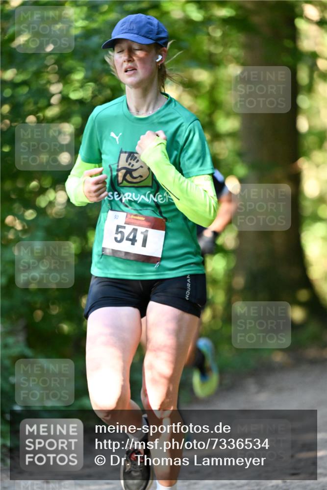 06.10.2024 - Bramfelder Halbmarathon 2024 Dr. Thomas Lammeyer http://msf.ph/oto/7336534 06.10.2024 10:14:31 Laufen 92, 541 meine-sportfotos.de