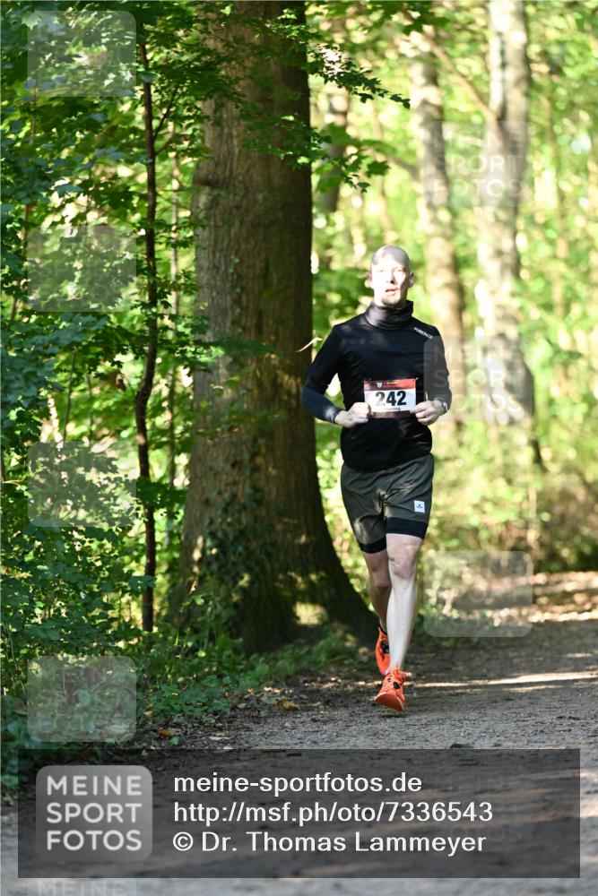06.10.2024 - Bramfelder Halbmarathon 2024 Dr. Thomas Lammeyer http://msf.ph/oto/7336543 06.10.2024 10:14:53 Laufen 242 meine-sportfotos.de