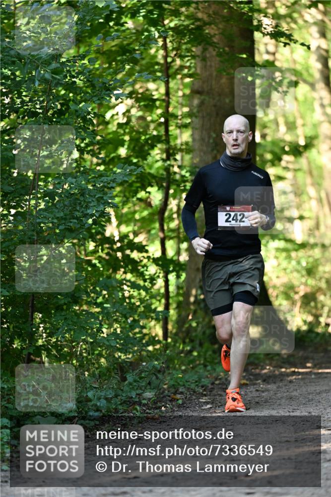 06.10.2024 - Bramfelder Halbmarathon 2024 Dr. Thomas Lammeyer http://msf.ph/oto/7336549 06.10.2024 10:14:54 Laufen 242 meine-sportfotos.de