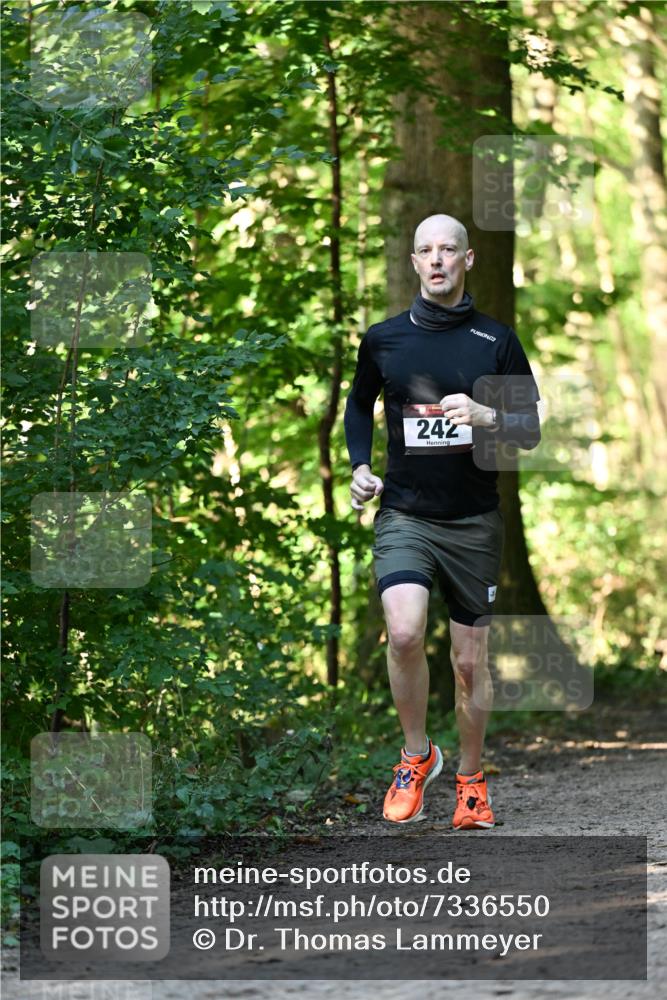 06.10.2024 - Bramfelder Halbmarathon 2024 Dr. Thomas Lammeyer http://msf.ph/oto/7336550 06.10.2024 10:14:54 Laufen 242 meine-sportfotos.de