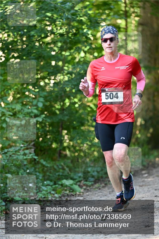06.10.2024 - Bramfelder Halbmarathon 2024 Dr. Thomas Lammeyer http://msf.ph/oto/7336569 06.10.2024 10:15:00 Laufen 33, 504 meine-sportfotos.de