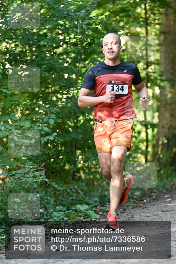 06.10.2024 - Bramfelder Halbmarathon 2024 Dr. Thomas Lammeyer http://msf.ph/oto/7336586 06.10.2024 10:15:16 Laufen 33, 134 meine-sportfotos.de