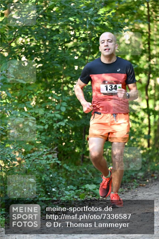 06.10.2024 - Bramfelder Halbmarathon 2024 Dr. Thomas Lammeyer http://msf.ph/oto/7336587 06.10.2024 10:15:16 Laufen 134 meine-sportfotos.de