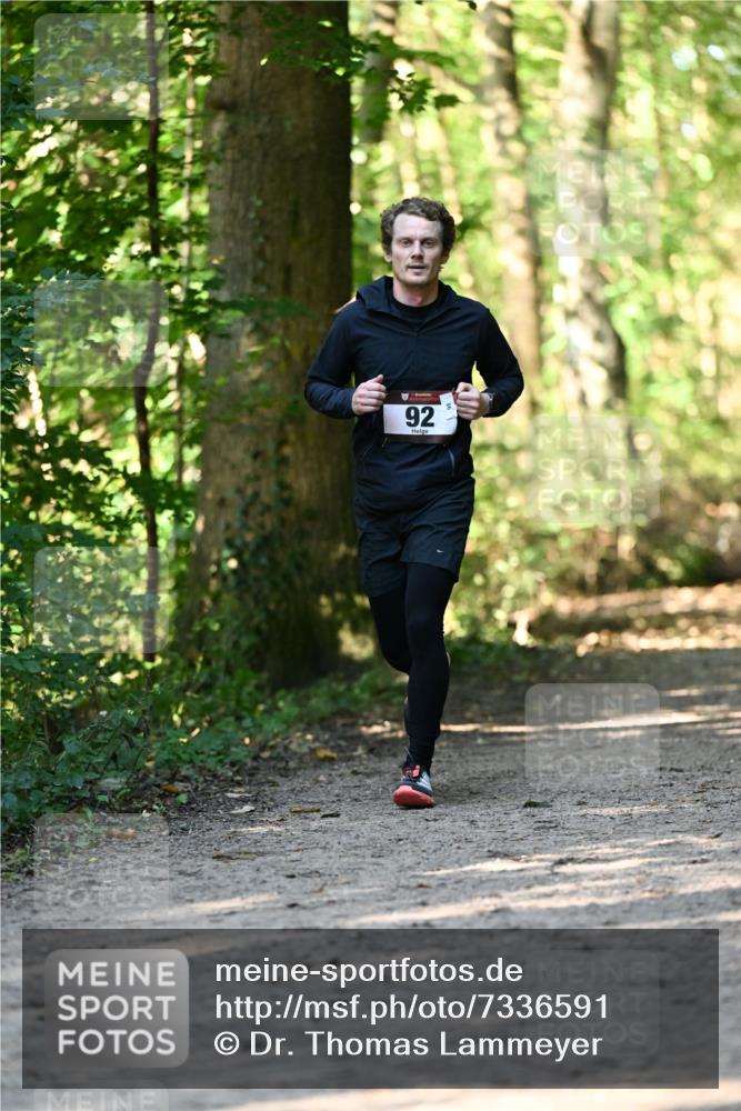 06.10.2024 - Bramfelder Halbmarathon 2024 Dr. Thomas Lammeyer http://msf.ph/oto/7336591 06.10.2024 10:15:50 Laufen 92 meine-sportfotos.de