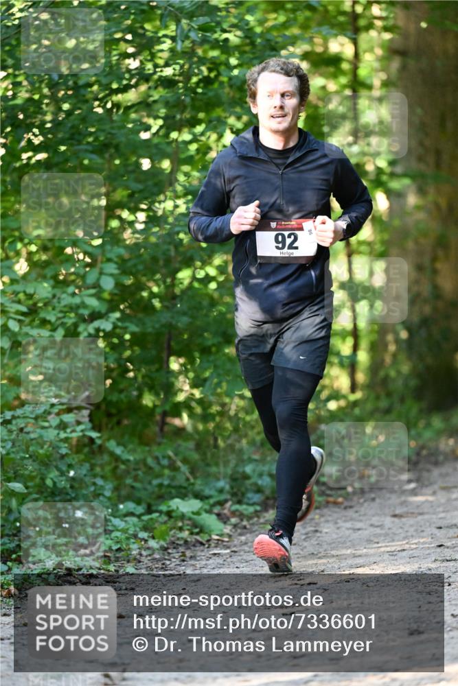 06.10.2024 - Bramfelder Halbmarathon 2024 Dr. Thomas Lammeyer http://msf.ph/oto/7336601 06.10.2024 10:15:52 Laufen 33, 92 meine-sportfotos.de