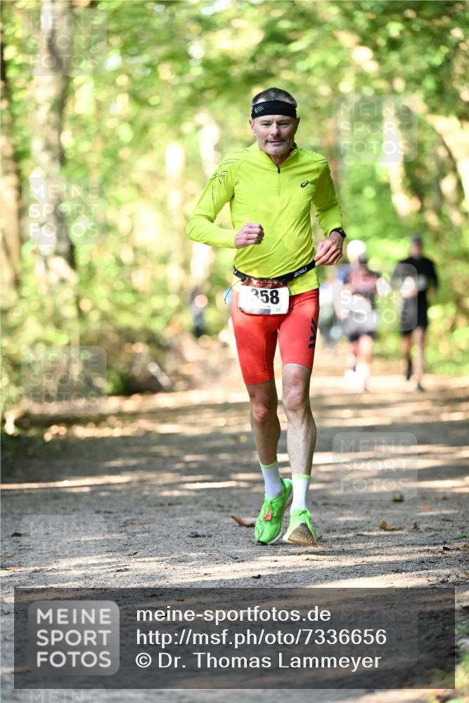 06.10.2024 - Bramfelder Halbmarathon 2024 Dr. Thomas Lammeyer http://msf.ph/oto/7336656 06.10.2024 10:16:15 Laufen 358 meine-sportfotos.de