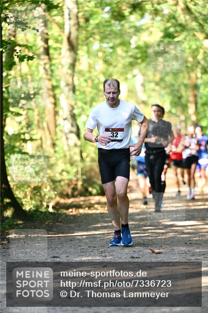 06.10.2024 - Bramfelder Halbmarathon 2024 Dr. Thomas Lammeyer http://msf.ph/oto/7336723 06.10.2024 10:16:38 Laufen 32, 73 meine-sportfotos.de