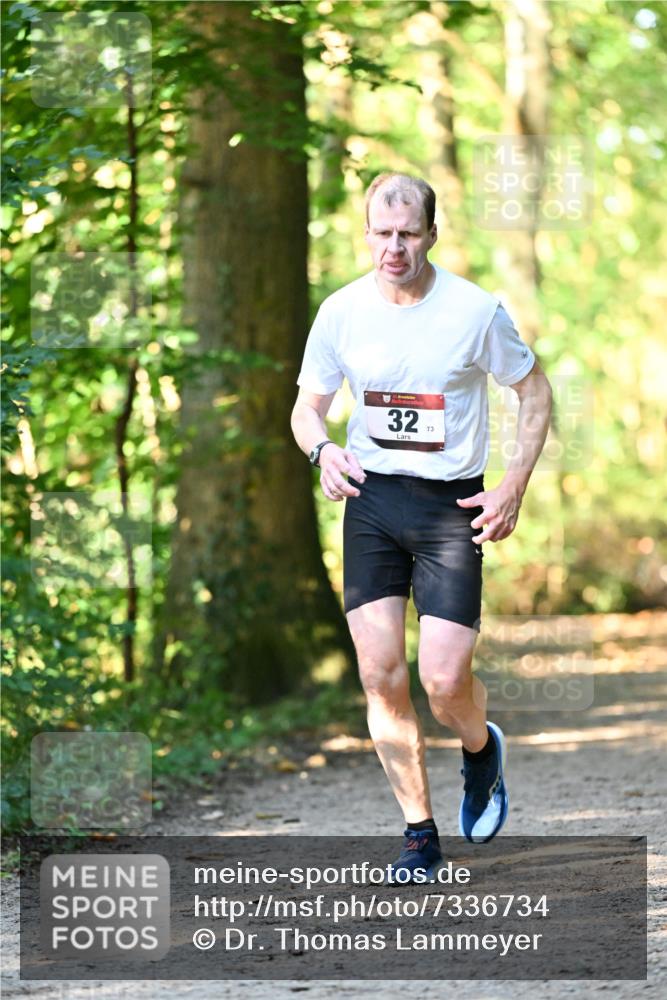 06.10.2024 - Bramfelder Halbmarathon 2024 Dr. Thomas Lammeyer http://msf.ph/oto/7336734 06.10.2024 10:16:39 Laufen 32, 73 meine-sportfotos.de