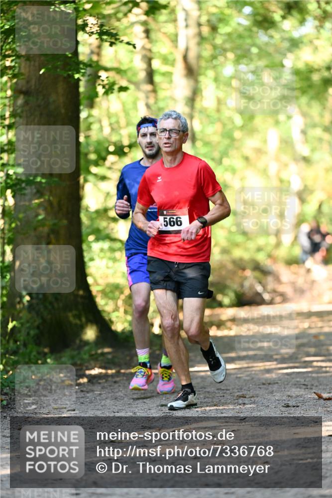 06.10.2024 - Bramfelder Halbmarathon 2024 Dr. Thomas Lammeyer http://msf.ph/oto/7336768 06.10.2024 10:16:46 Laufen 566 meine-sportfotos.de