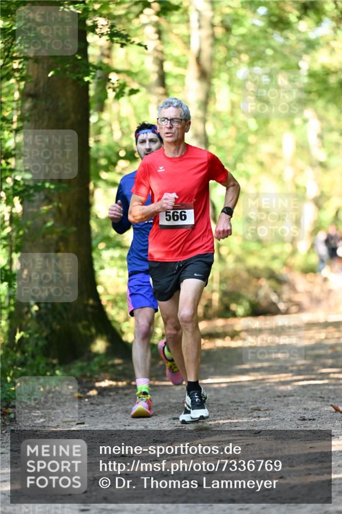 06.10.2024 - Bramfelder Halbmarathon 2024 Dr. Thomas Lammeyer http://msf.ph/oto/7336769 06.10.2024 10:16:46 Laufen 566 meine-sportfotos.de