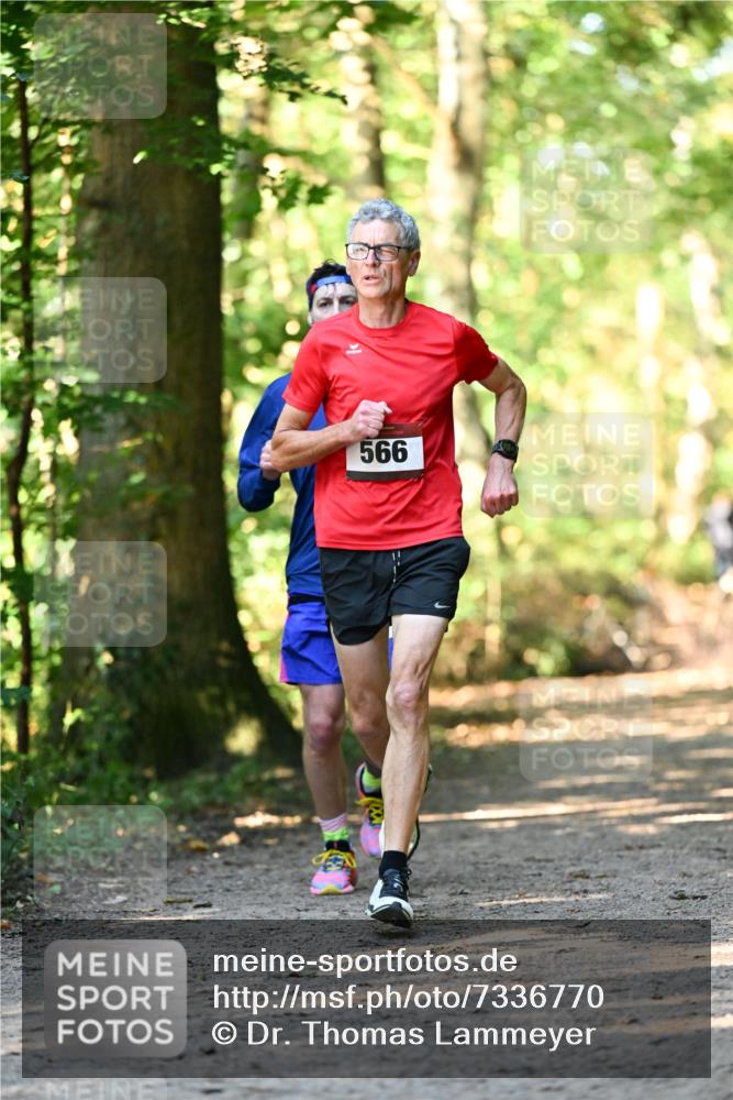 06.10.2024 - Bramfelder Halbmarathon 2024 Dr. Thomas Lammeyer http://msf.ph/oto/7336770 06.10.2024 10:16:46 Laufen 566 meine-sportfotos.de