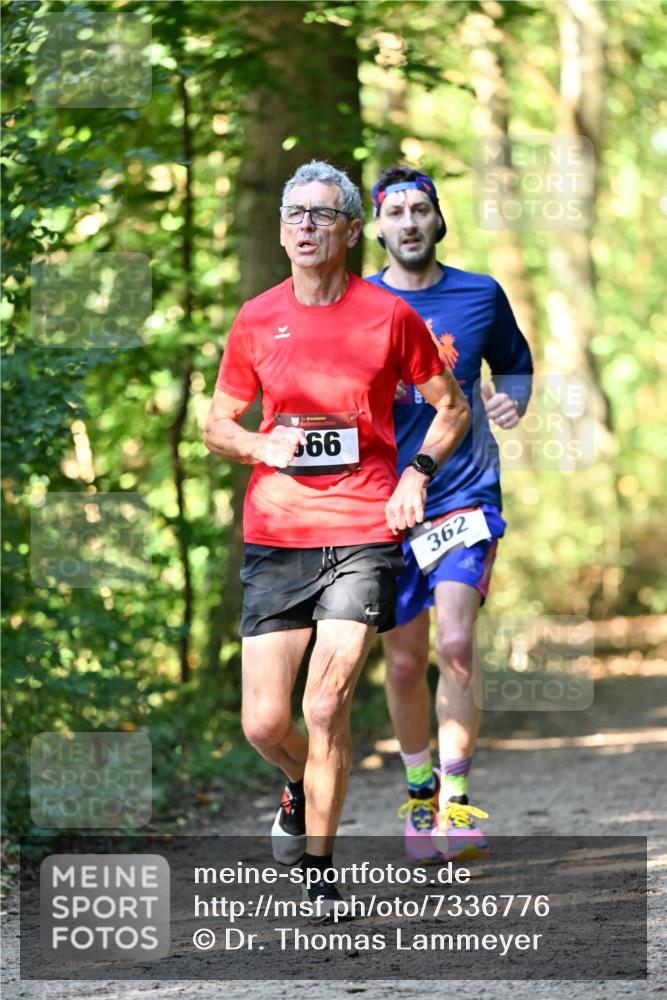 06.10.2024 - Bramfelder Halbmarathon 2024 Dr. Thomas Lammeyer http://msf.ph/oto/7336776 06.10.2024 10:16:47 Laufen 66, 362 meine-sportfotos.de