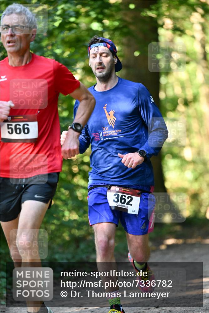 06.10.2024 - Bramfelder Halbmarathon 2024 Dr. Thomas Lammeyer http://msf.ph/oto/7336782 06.10.2024 10:16:48 Laufen 566, 2023, 362, 74 meine-sportfotos.de