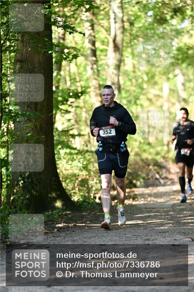 06.10.2024 - Bramfelder Halbmarathon 2024 Dr. Thomas Lammeyer http://msf.ph/oto/7336786 06.10.2024 10:17:09 Laufen 352 meine-sportfotos.de