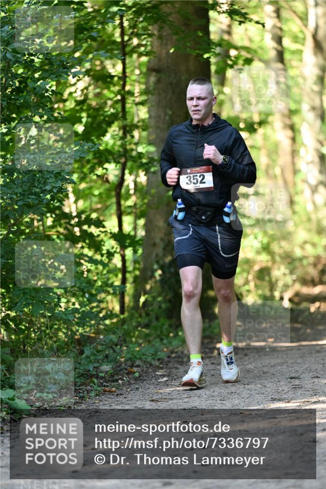 06.10.2024 - Bramfelder Halbmarathon 2024 Dr. Thomas Lammeyer http://msf.ph/oto/7336797 06.10.2024 10:17:10 Laufen 352, 20 meine-sportfotos.de