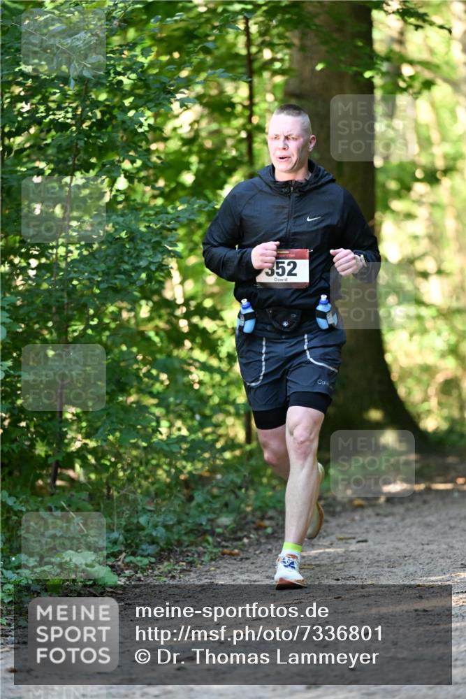06.10.2024 - Bramfelder Halbmarathon 2024 Dr. Thomas Lammeyer http://msf.ph/oto/7336801 06.10.2024 10:17:11 Laufen 352 meine-sportfotos.de