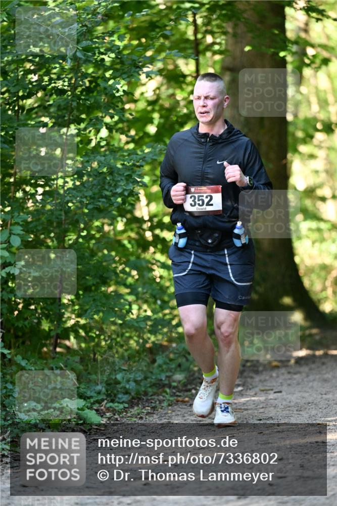 06.10.2024 - Bramfelder Halbmarathon 2024 Dr. Thomas Lammeyer http://msf.ph/oto/7336802 06.10.2024 10:17:11 Laufen 352 meine-sportfotos.de