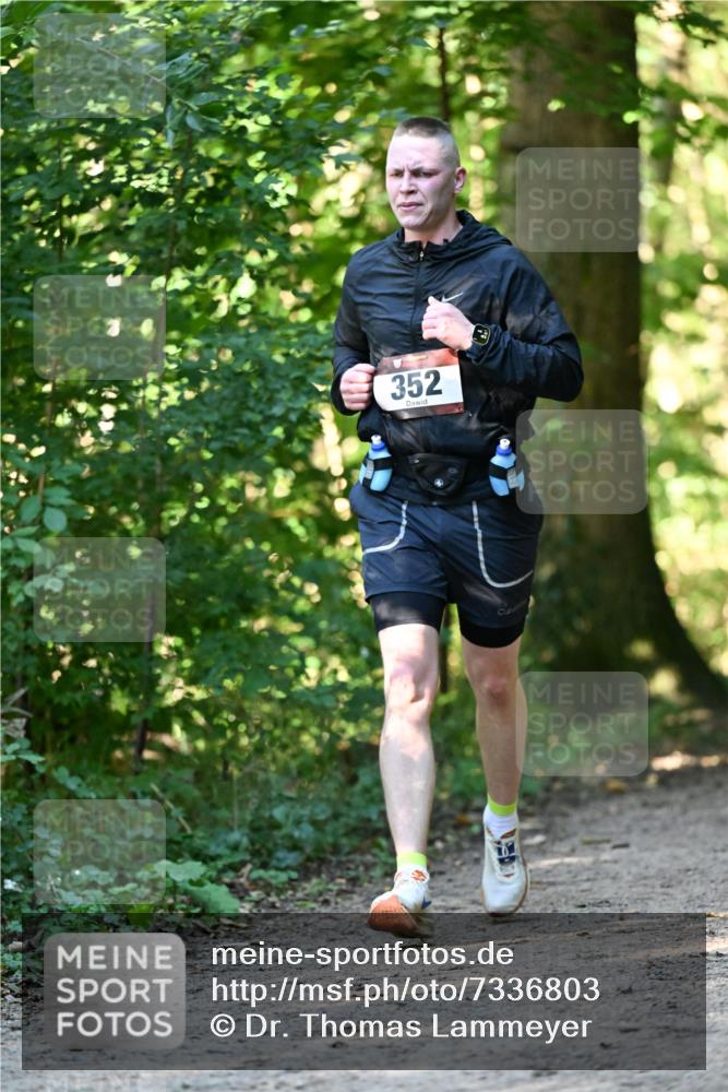 06.10.2024 - Bramfelder Halbmarathon 2024 Dr. Thomas Lammeyer http://msf.ph/oto/7336803 06.10.2024 10:17:11 Laufen 352 meine-sportfotos.de