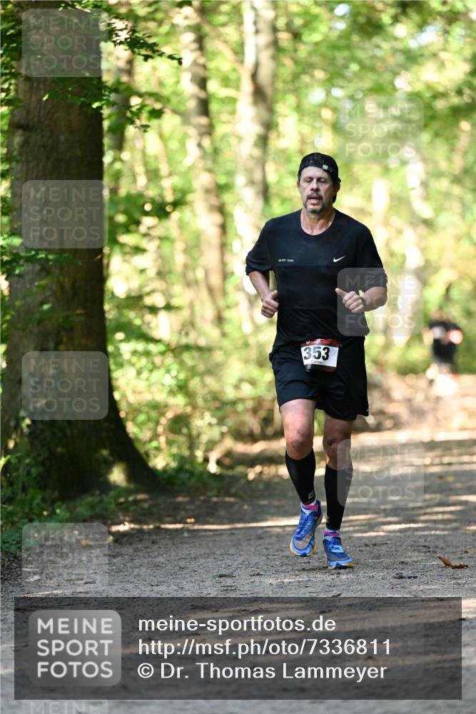 06.10.2024 - Bramfelder Halbmarathon 2024 Dr. Thomas Lammeyer http://msf.ph/oto/7336811 06.10.2024 10:17:13 Laufen 2002, 353 meine-sportfotos.de