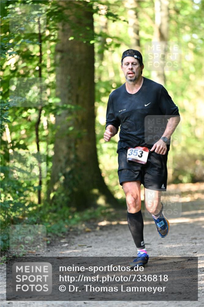 06.10.2024 - Bramfelder Halbmarathon 2024 Dr. Thomas Lammeyer http://msf.ph/oto/7336818 06.10.2024 10:17:14 Laufen 2002, 353 meine-sportfotos.de