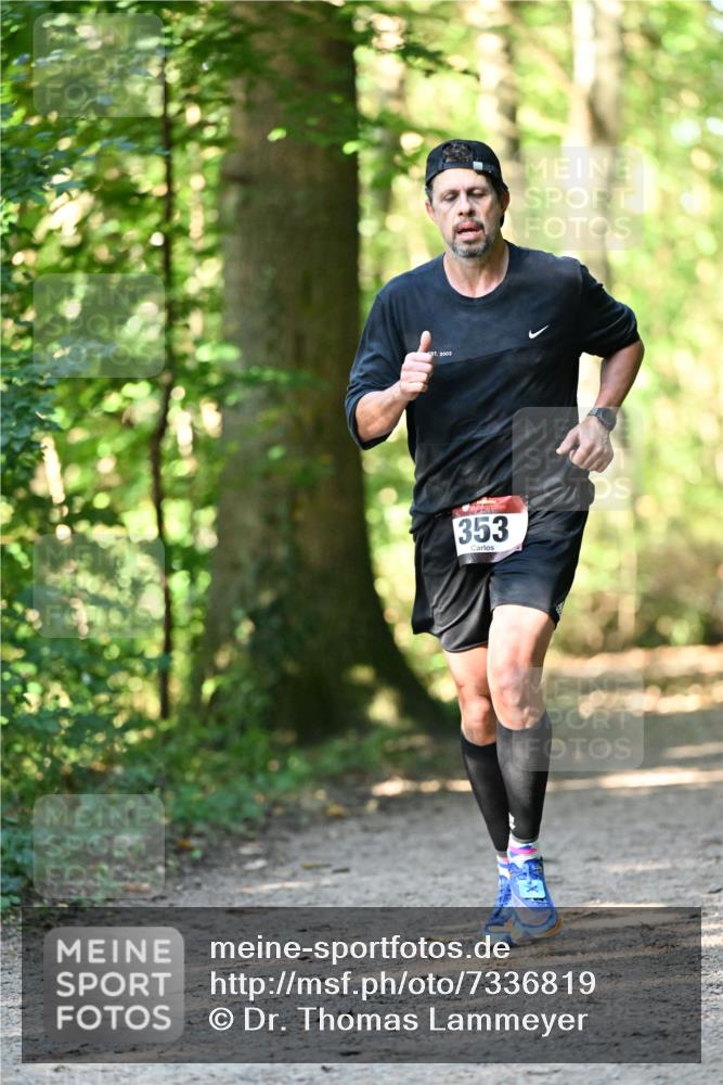 06.10.2024 - Bramfelder Halbmarathon 2024 Dr. Thomas Lammeyer http://msf.ph/oto/7336819 06.10.2024 10:17:14 Laufen 2002, 353 meine-sportfotos.de