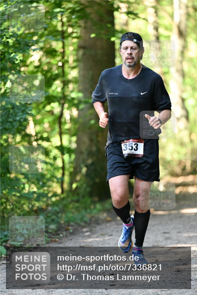 06.10.2024 - Bramfelder Halbmarathon 2024 Dr. Thomas Lammeyer http://msf.ph/oto/7336821 06.10.2024 10:17:14 Laufen 2002, 353 meine-sportfotos.de