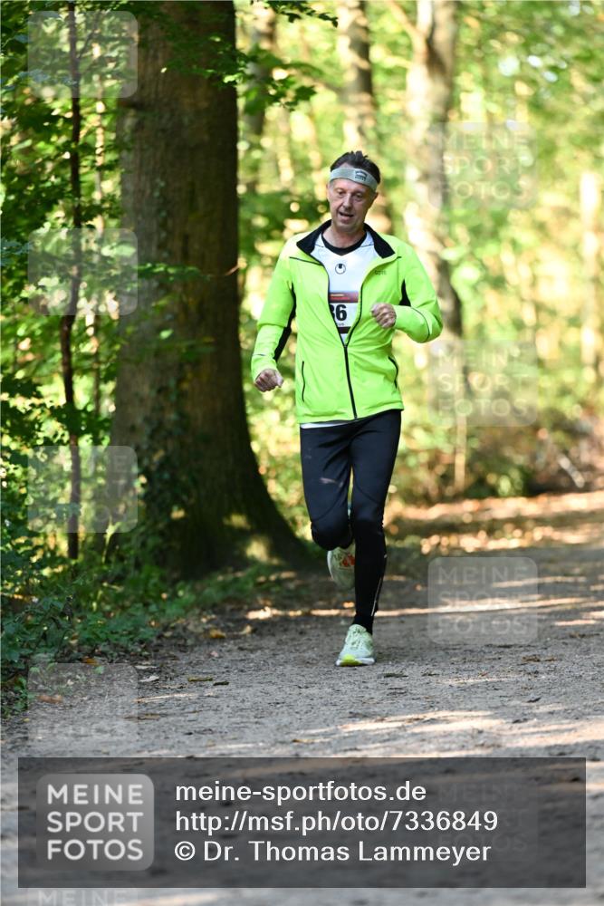 06.10.2024 - Bramfelder Halbmarathon 2024 Dr. Thomas Lammeyer http://msf.ph/oto/7336849 06.10.2024 10:17:22 Laufen 6 meine-sportfotos.de