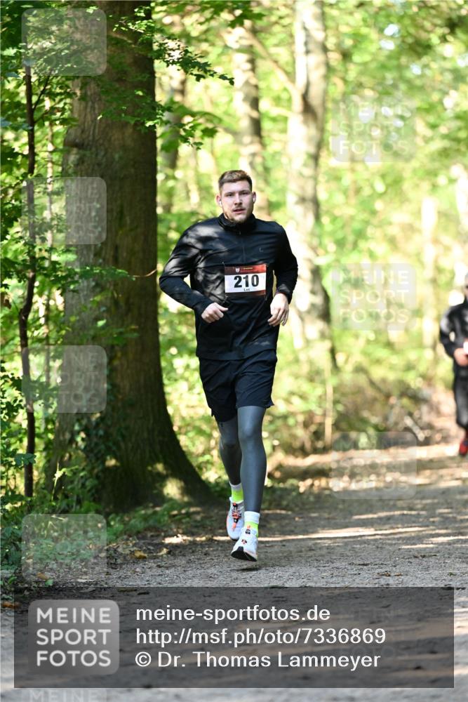 06.10.2024 - Bramfelder Halbmarathon 2024 Dr. Thomas Lammeyer http://msf.ph/oto/7336869 06.10.2024 10:17:34 Laufen 210 meine-sportfotos.de