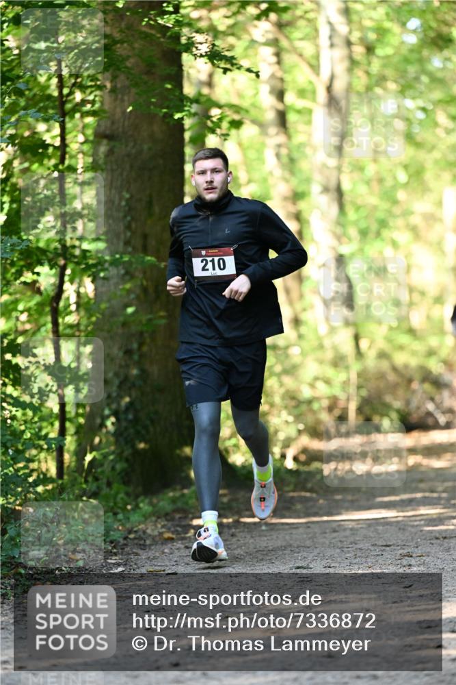 06.10.2024 - Bramfelder Halbmarathon 2024 Dr. Thomas Lammeyer http://msf.ph/oto/7336872 06.10.2024 10:17:34 Laufen 210 meine-sportfotos.de