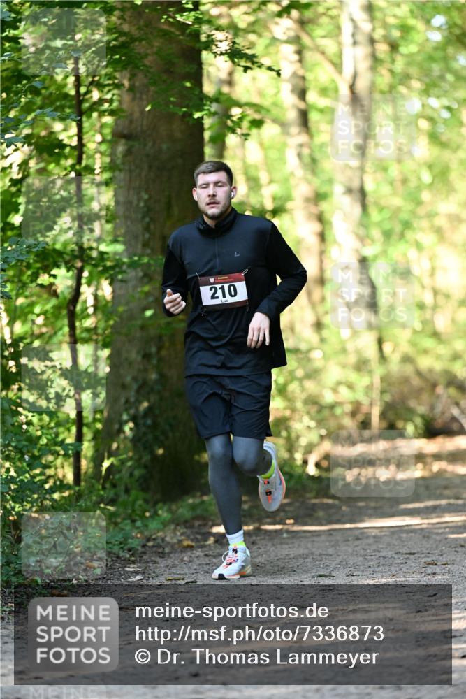 06.10.2024 - Bramfelder Halbmarathon 2024 Dr. Thomas Lammeyer http://msf.ph/oto/7336873 06.10.2024 10:17:34 Laufen 210 meine-sportfotos.de