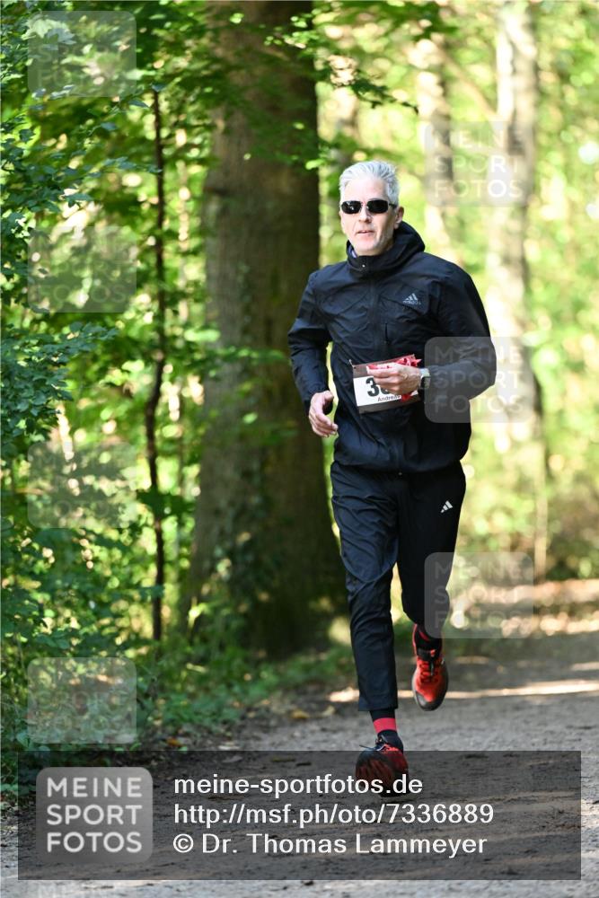 06.10.2024 - Bramfelder Halbmarathon 2024 Dr. Thomas Lammeyer http://msf.ph/oto/7336889 06.10.2024 10:17:40 Laufen 3 meine-sportfotos.de