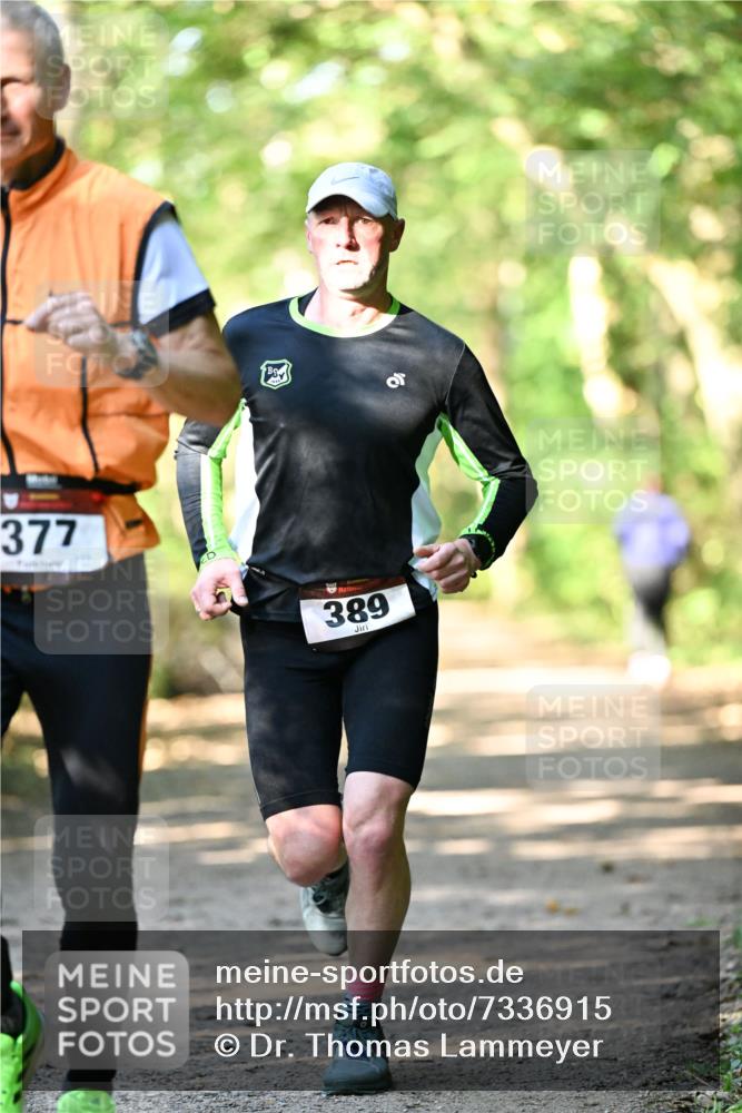 06.10.2024 - Bramfelder Halbmarathon 2024 Dr. Thomas Lammeyer http://msf.ph/oto/7336915 06.10.2024 10:17:50 Laufen 377, 389 meine-sportfotos.de
