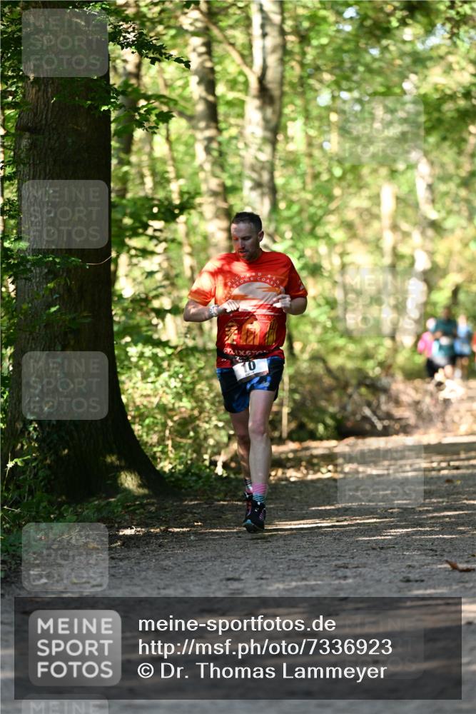 06.10.2024 - Bramfelder Halbmarathon 2024 Dr. Thomas Lammeyer http://msf.ph/oto/7336923 06.10.2024 10:18:02 Laufen 10 meine-sportfotos.de