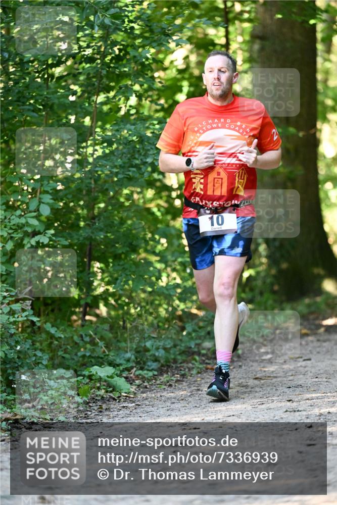 06.10.2024 - Bramfelder Halbmarathon 2024 Dr. Thomas Lammeyer http://msf.ph/oto/7336939 06.10.2024 10:18:04 Laufen 10 meine-sportfotos.de