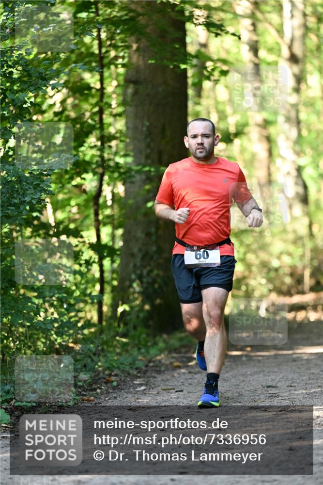 06.10.2024 - Bramfelder Halbmarathon 2024 Dr. Thomas Lammeyer http://msf.ph/oto/7336956 06.10.2024 10:18:21 Laufen 60 meine-sportfotos.de
