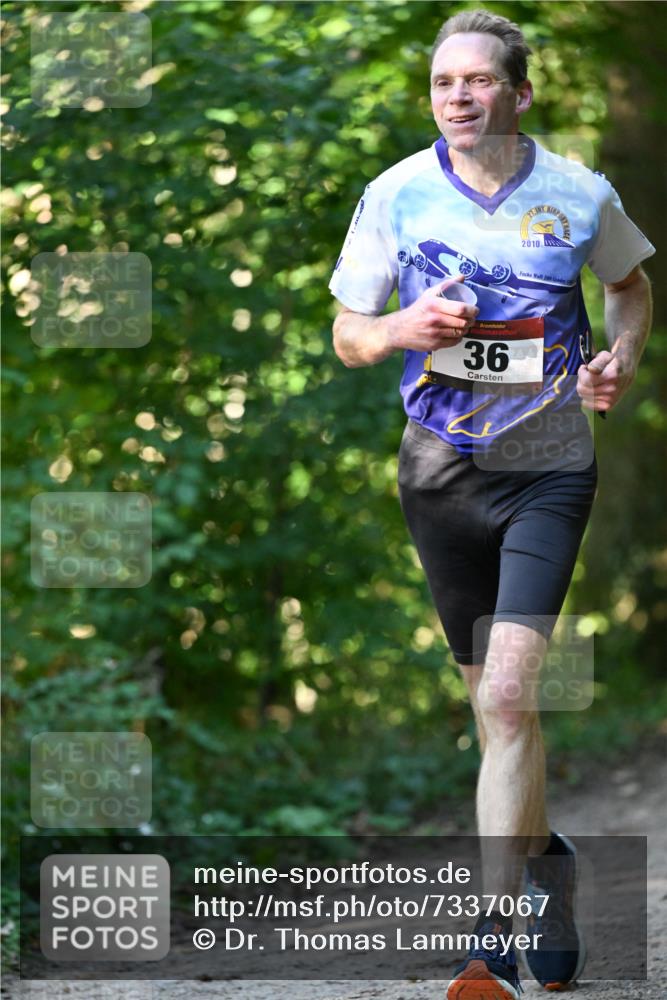 06.10.2024 - Bramfelder Halbmarathon 2024 Dr. Thomas Lammeyer http://msf.ph/oto/7337067 06.10.2024 10:18:59 Laufen 2010, 200, 18, 36 meine-sportfotos.de