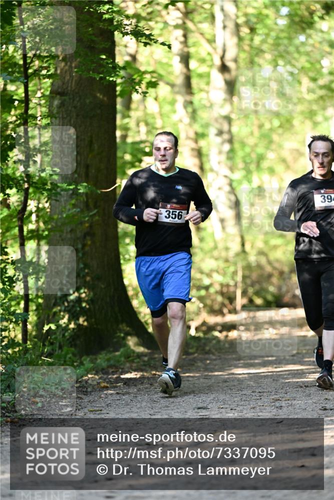 06.10.2024 - Bramfelder Halbmarathon 2024 Dr. Thomas Lammeyer http://msf.ph/oto/7337095 06.10.2024 10:19:36 Laufen 356, 39 meine-sportfotos.de