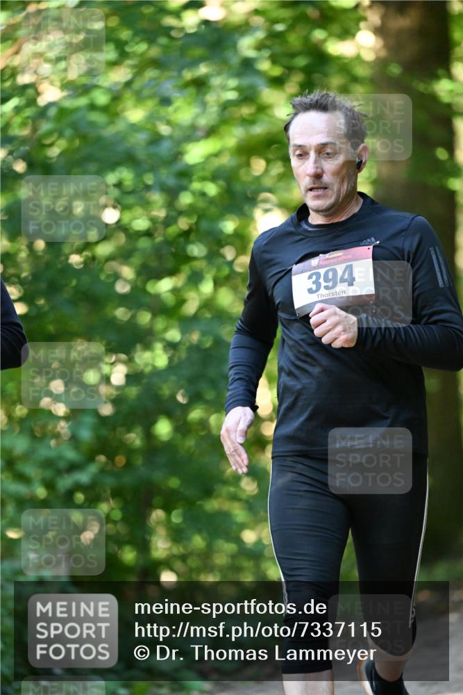 06.10.2024 - Bramfelder Halbmarathon 2024 Dr. Thomas Lammeyer http://msf.ph/oto/7337115 06.10.2024 10:19:39 Laufen 394 meine-sportfotos.de