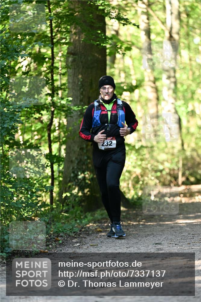06.10.2024 - Bramfelder Halbmarathon 2024 Dr. Thomas Lammeyer http://msf.ph/oto/7337137 06.10.2024 10:19:48 Laufen 32 meine-sportfotos.de