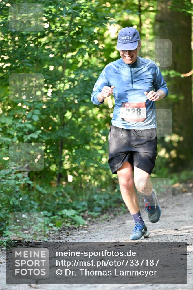 06.10.2024 - Bramfelder Halbmarathon 2024 Dr. Thomas Lammeyer http://msf.ph/oto/7337187 06.10.2024 10:20:09 Laufen 1630, 28 meine-sportfotos.de