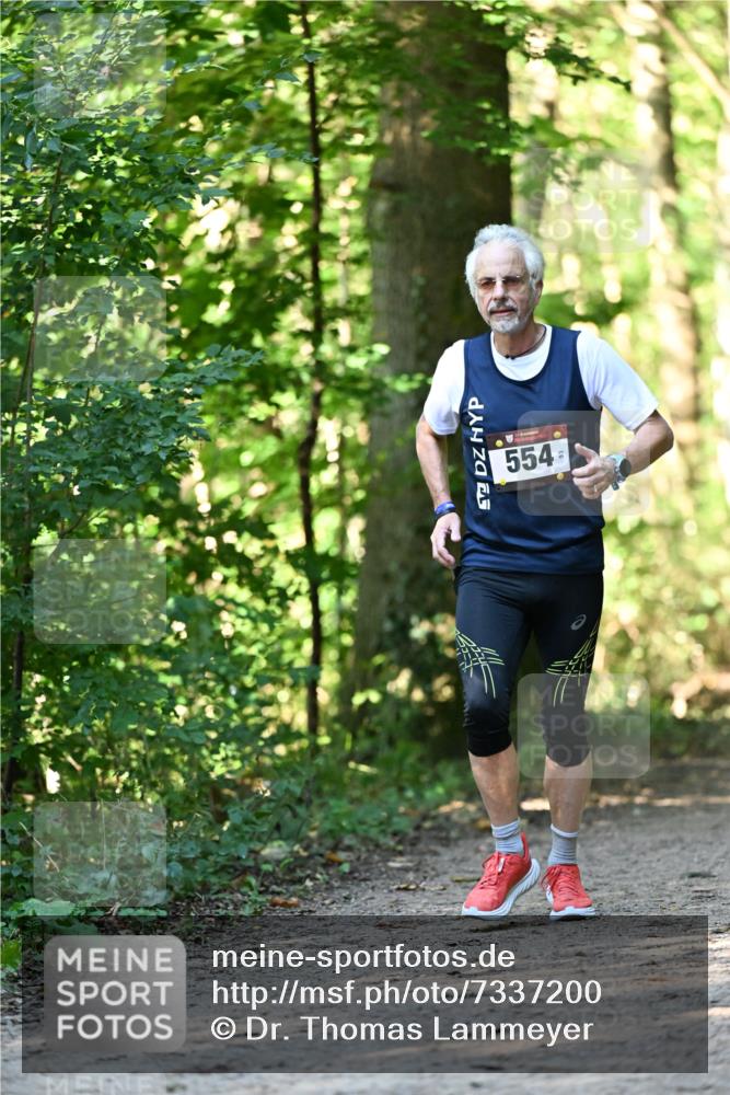 06.10.2024 - Bramfelder Halbmarathon 2024 Dr. Thomas Lammeyer http://msf.ph/oto/7337200 06.10.2024 10:20:13 Laufen 554, 93 meine-sportfotos.de